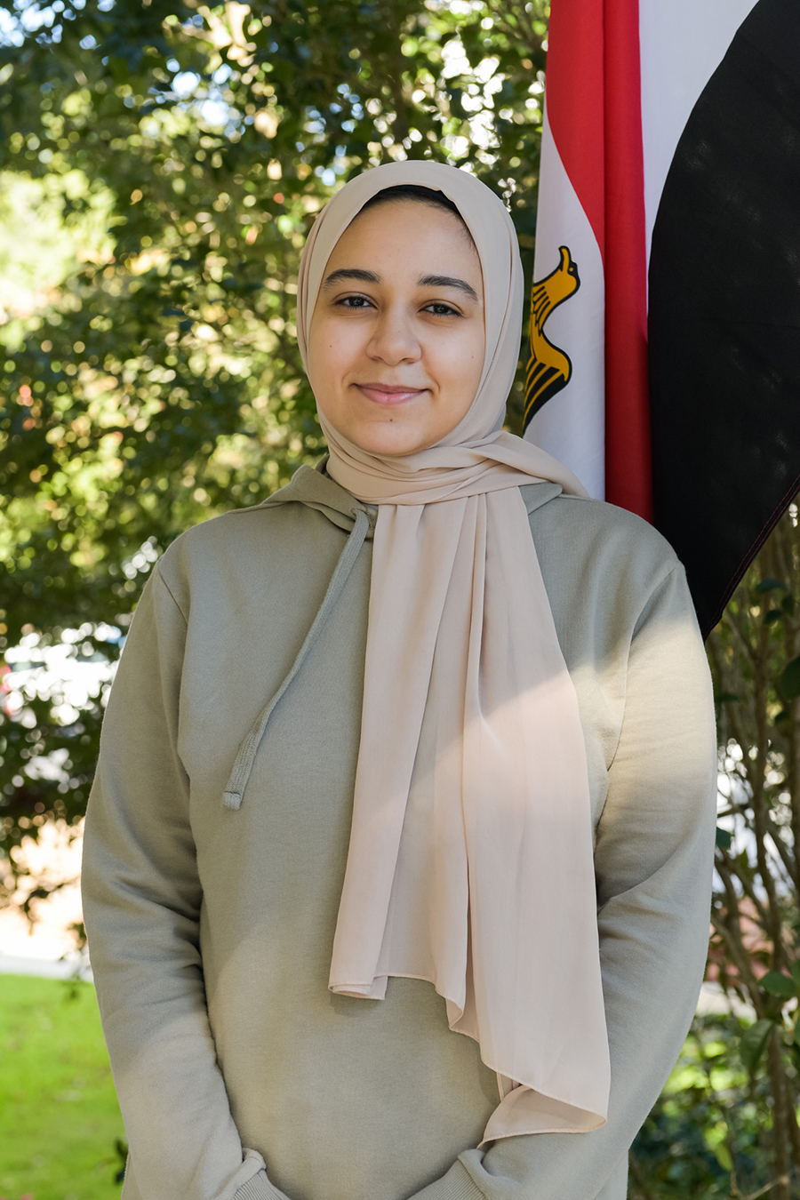 Farah Dawood with the Egyptian flag.