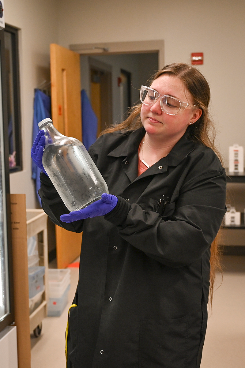 Forensic toxicologist Nicole Hooks ('20) works for the Georgia Bureau of Investigation. (Photo by Anna Leavitt)