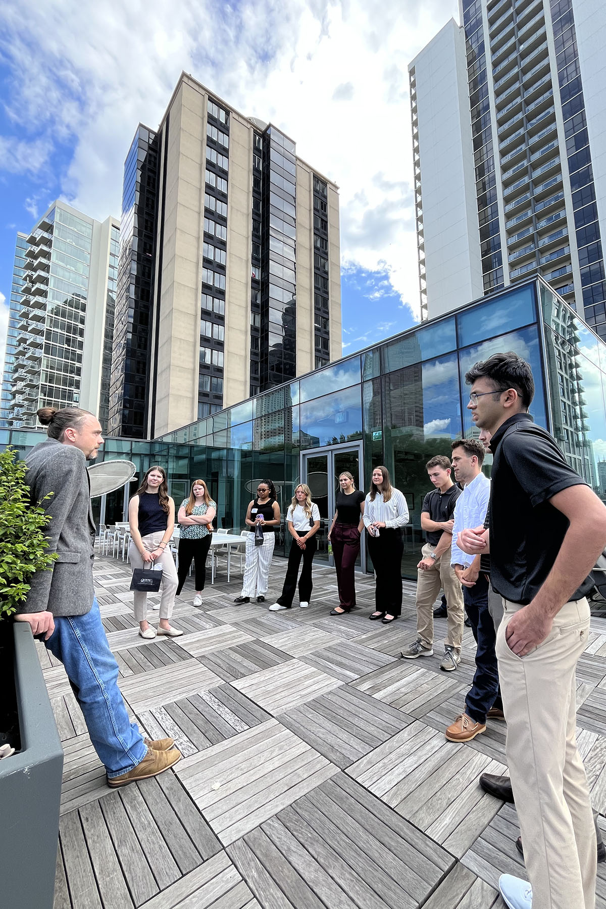 Business tour students tour Interface Inc. in downtown Atlanta. (Photo: Nancy Finney)