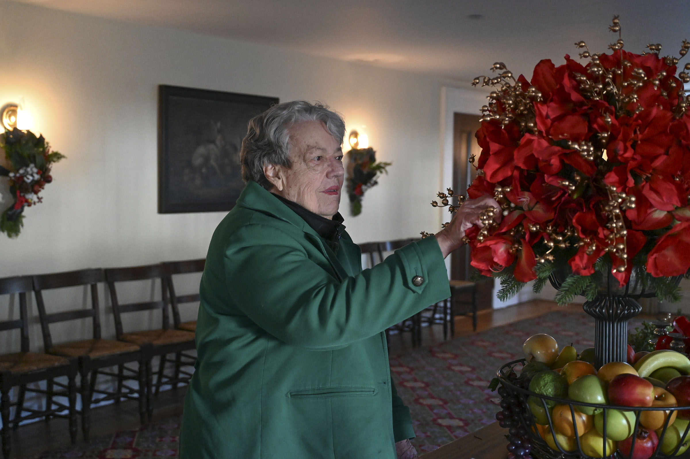 Dr. Harriett Whipple decorating the OGM