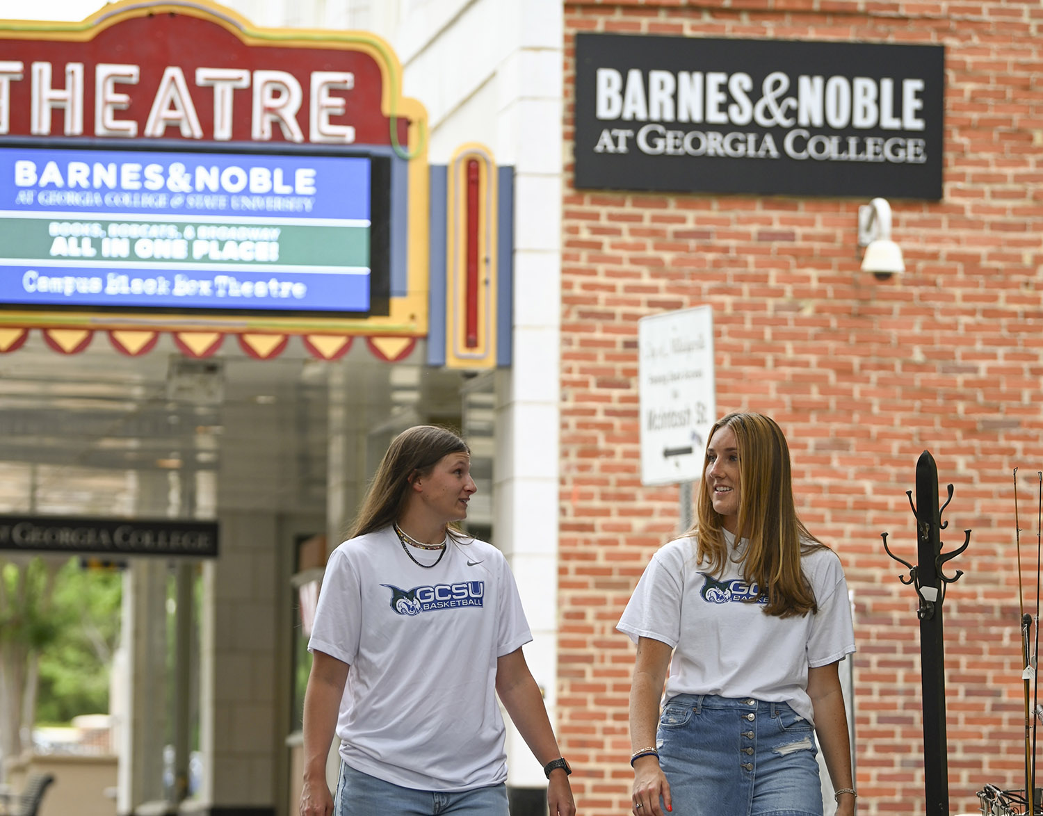 Image for Barnes & Noble 'First Day' saves students time and money