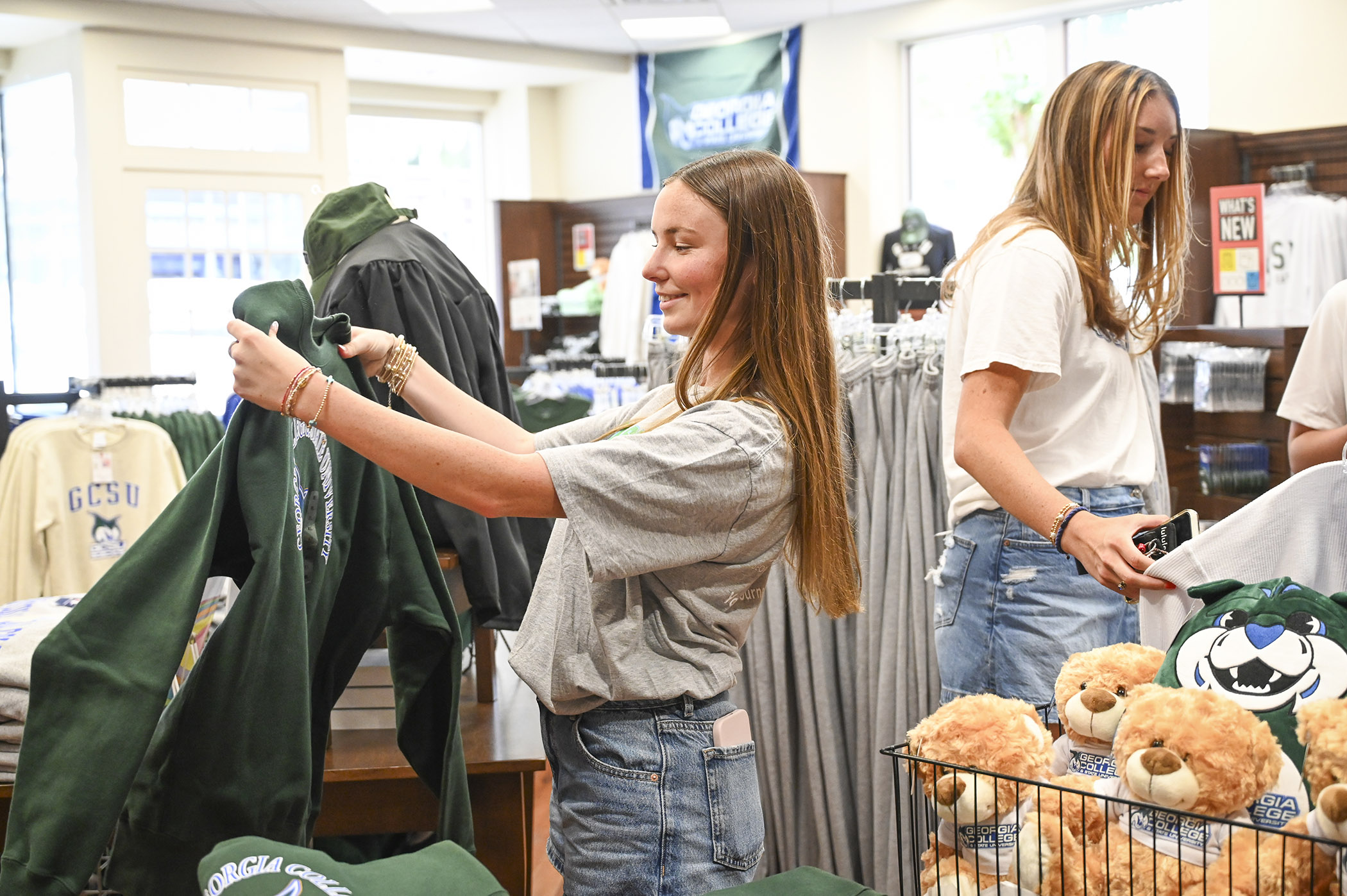 Image for Barnes & Noble 'First Day' saves students time and money