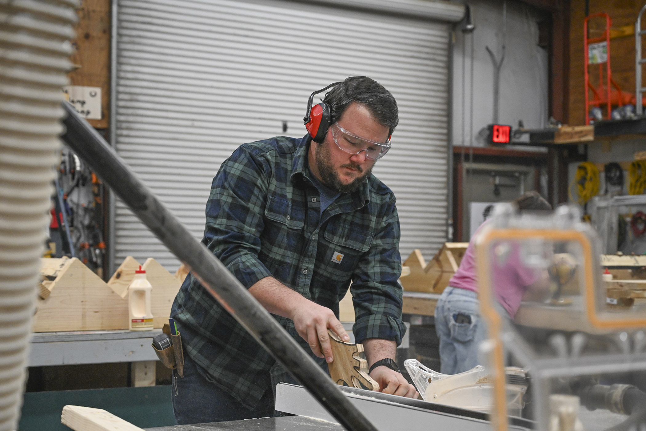 Image for Award-winning alumnus scenic designer passes on industry expertise to theatre students