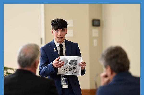 Entrepreneurial students earn money in first VC-Squared competition